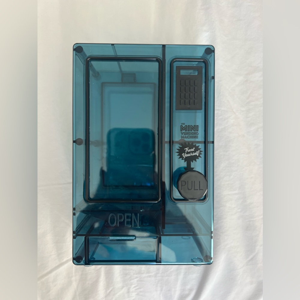 Target Bullseye’s Playground Vending Machine NWOT